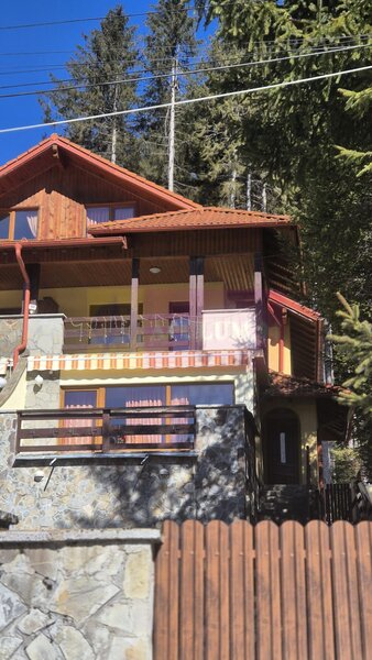 Vila duplex de vanzare cu 4 camere in Azuga