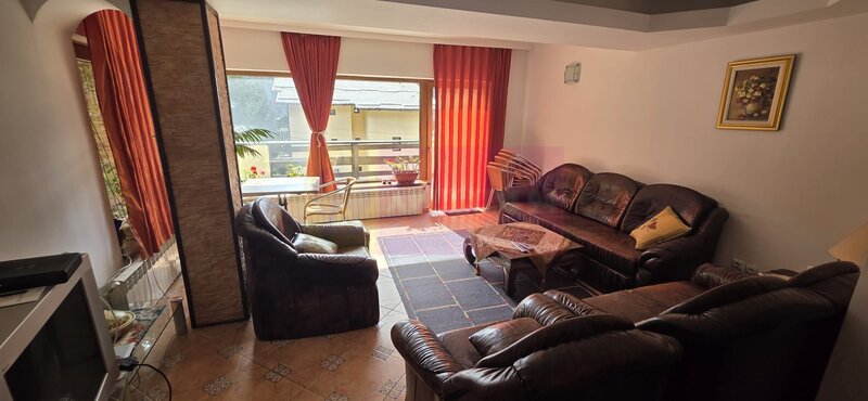 Vila duplex de vanzare cu 4 camere in Azuga