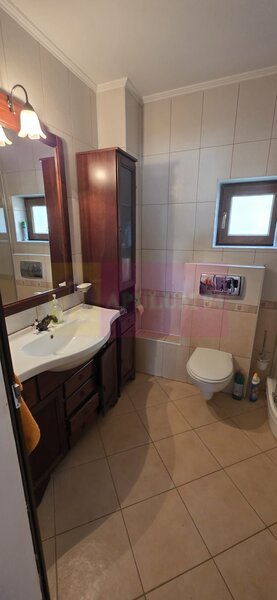 Vila duplex de vanzare cu 4 camere in Azuga