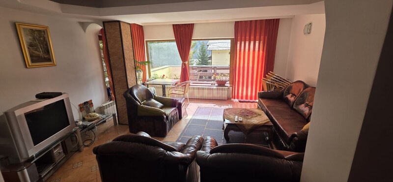 Vila duplex de vanzare cu 4 camere in Azuga