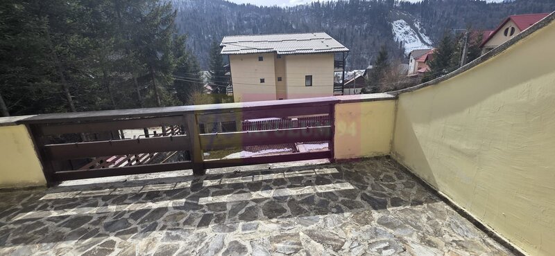 Vila duplex de vanzare cu 4 camere in Azuga